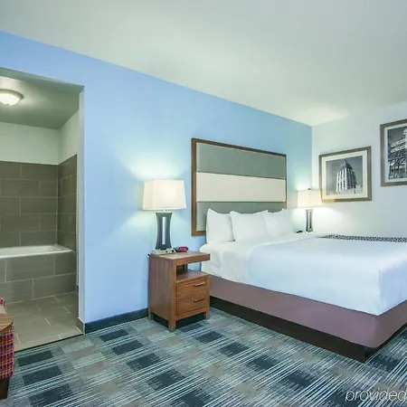 La Quinta By Wyndham Guthrie Hotel Exterior photo